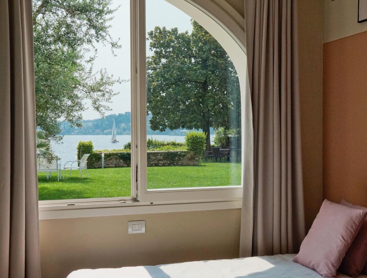 Luxury Lake View Apartments Salò Eksteriør bilde