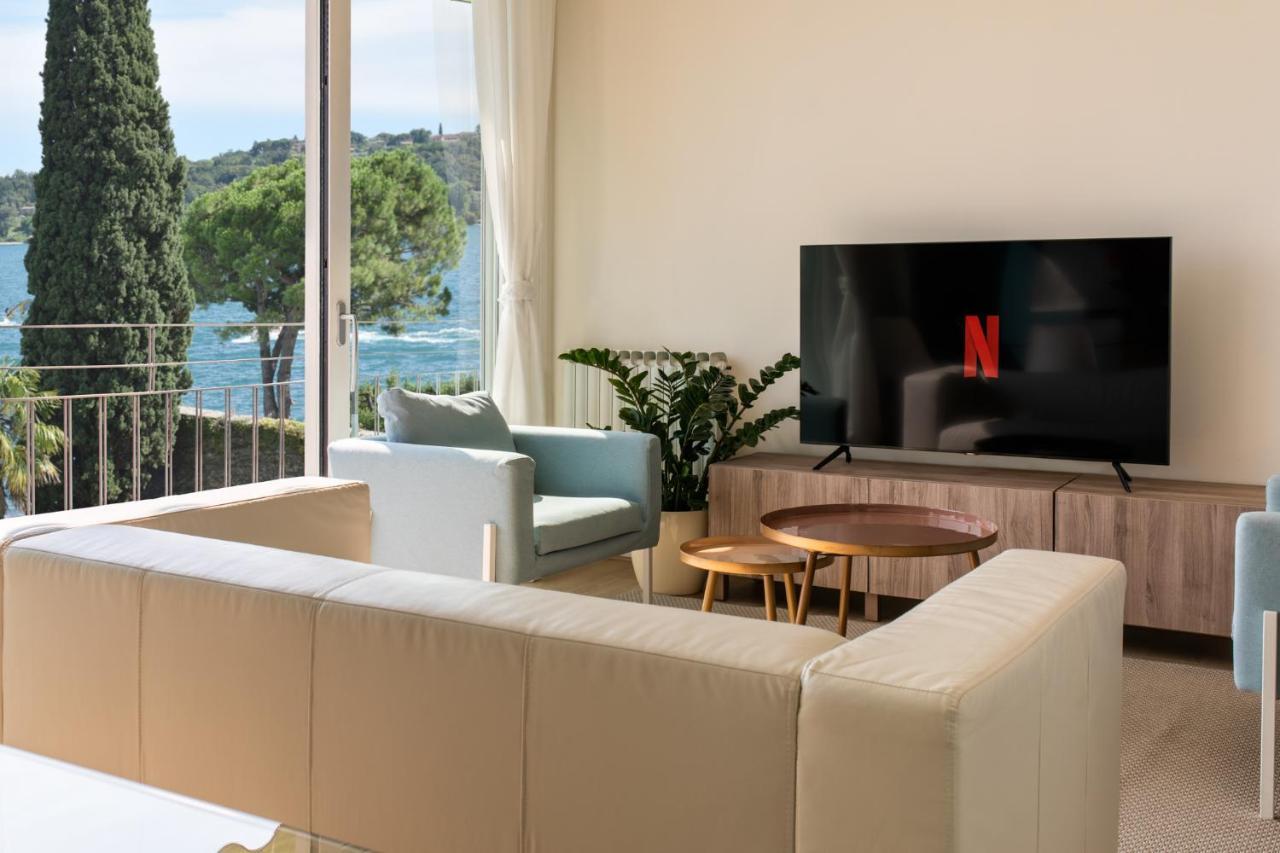 Luxury Lake View Apartments Salò Eksteriør bilde